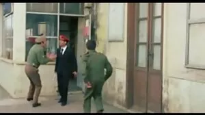 Ξανθιά MILF με τεράστια βυζιά καβαλάει το πουλί του θετού γιου της