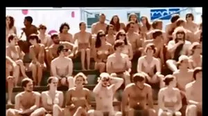 Η Kinky Kacey Jordan κάνει μια προπόνηση αυνανίζοντας και ρουφώντας το πουλί