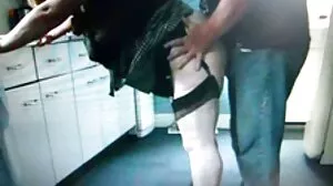 Το Bimbo Sex Predator είναι εθισμένος κόκορας