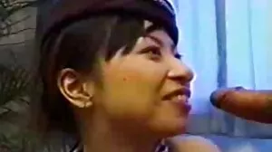 Η Deepthroat Queen Milena Devi επιδεικνύει τις δεξιότητες του ATM