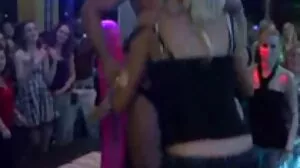 BangBros: Ο διαρρήκτης χαστουκίζει τη βυζιά του στο PornHD με την Bella Rolland