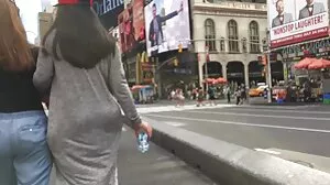 Yoga Bro Bangs τους εκπαιδευτές του!