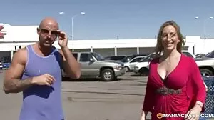 Η καυλιάρης ξανθιά μασέρ Karla Kush λατρεύει το BBC