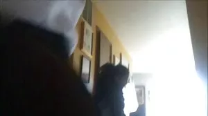 Η θετή κόρη Lacy & BFF κοιτάζουν τον μπαμπά Τσαρλς!