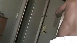 Ο μασέρ με αυτοπεποίθηση δίνει ένα Happy End