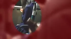 Ο τεράστιος μαύρος πουλί αγωνίζεται να ικανοποιήσει την καυλιάρη Καμίλ