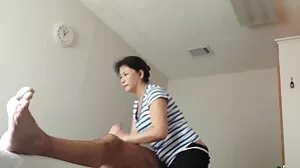 Η ώριμη θετή μαμά Syren De Mer Poaches Stepdaugher's Man