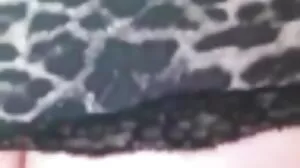 Η σύζυγος Jelly Sofia Lee πιάνει τον Hubby Fucking Plastic SexToys!