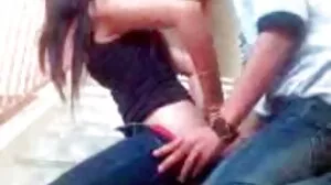 Το Blonde MILF μπαίνει στο Stepdaughter Flying Solo