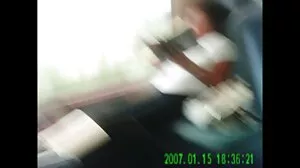 Blowjob από το κοριτσάκι με μπούστο λουλούδι